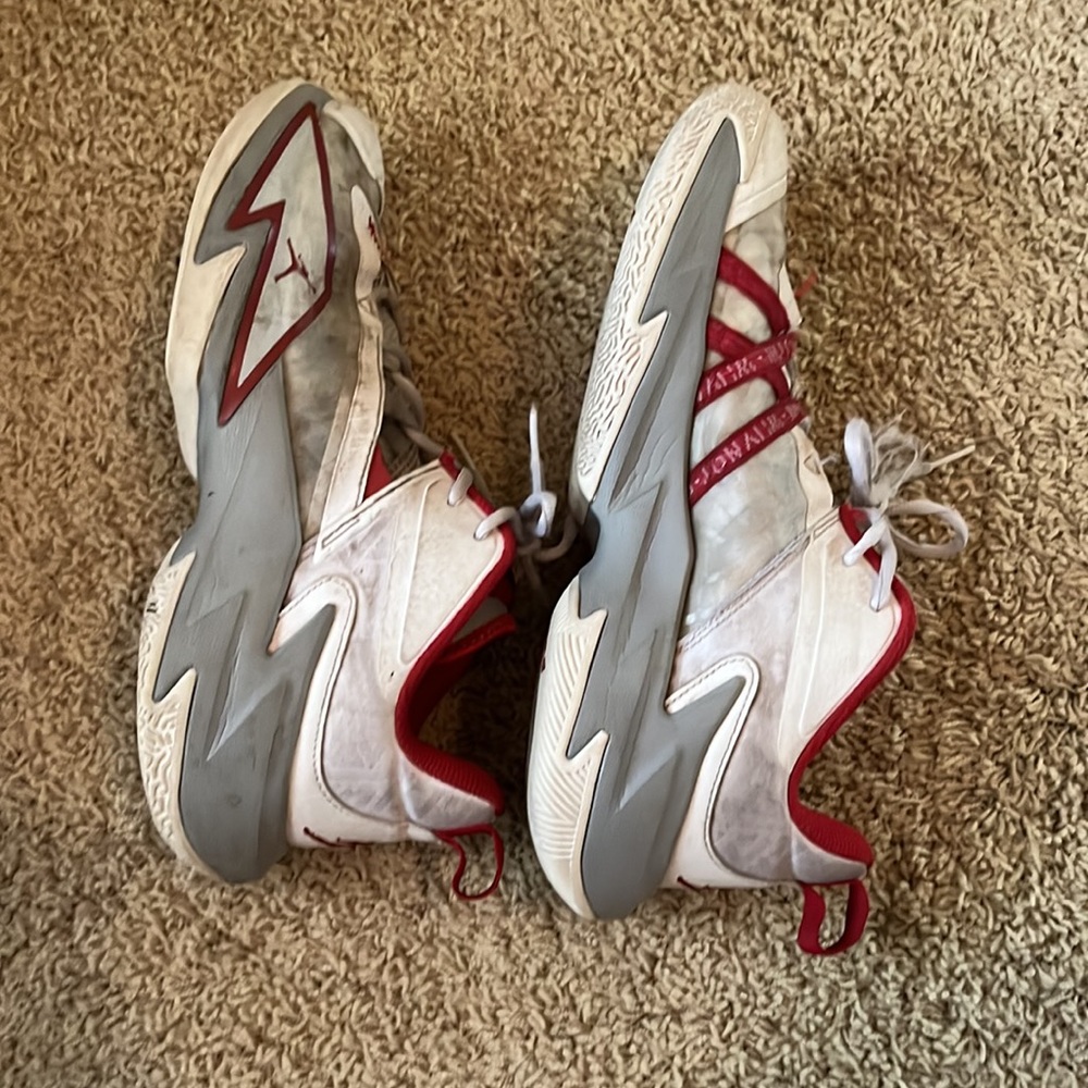 NIKE used Jordan One sneakers older boys/men size 9, red/white/grey - Picture 5 of 7
